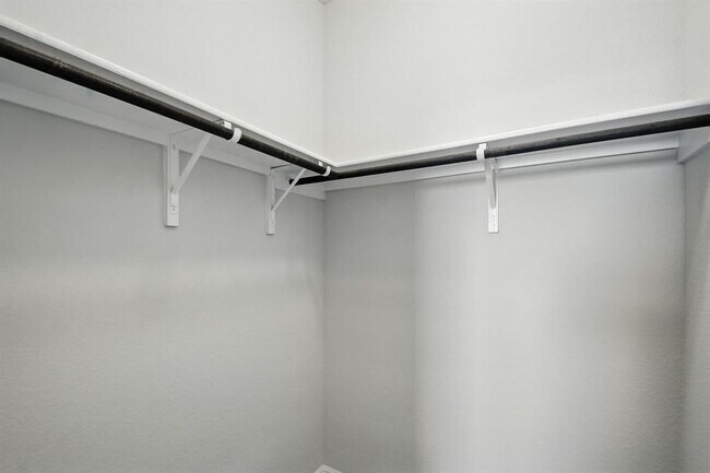 Building Photo - 410 Watercourse Wy