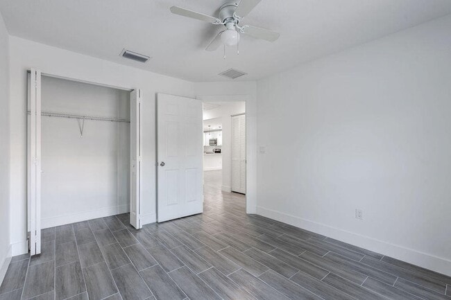 Building Photo - 3244 Jefferson St