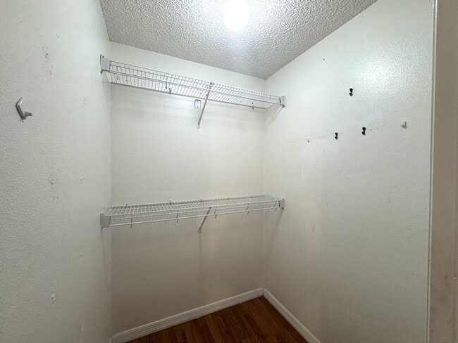 Building Photo - 1648 Dunlap Dr