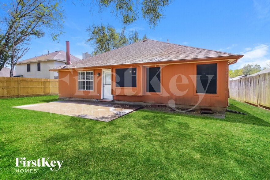 Building Photo - 2210 Dublin Dr