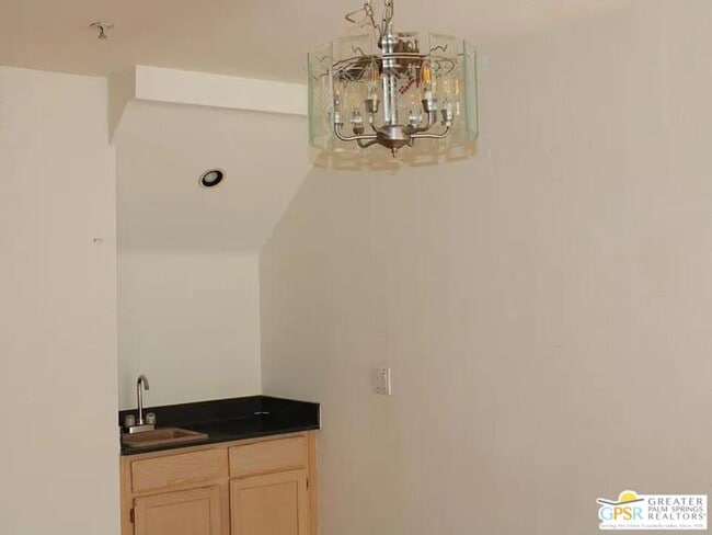 Building Photo - 1131 Campbell St