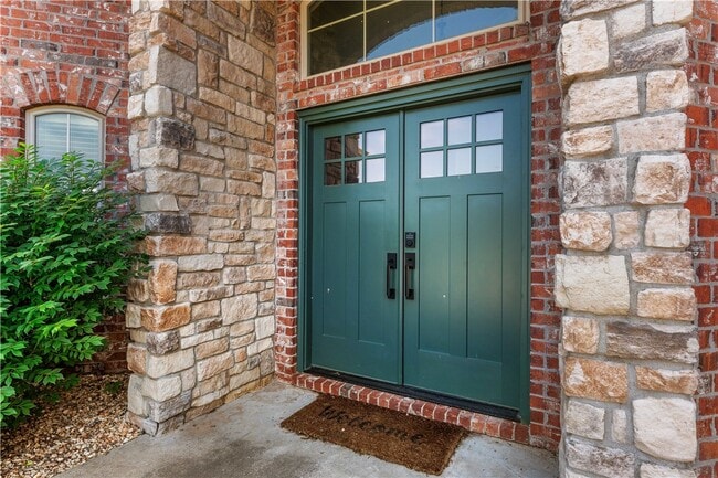 Building Photo - 501 SE Eaton St