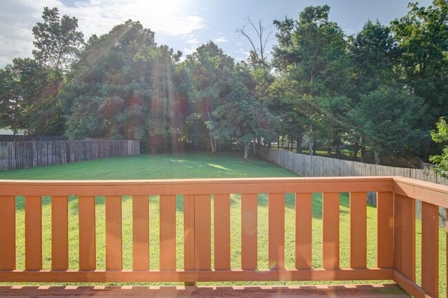 Building Photo - Charming Home Open Floor Plan with Spacious Living Room and Breakfast Bar