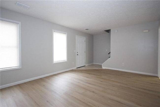 Building Photo - 948 Waverly Ct