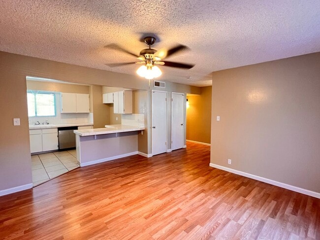 Building Photo - mg2624