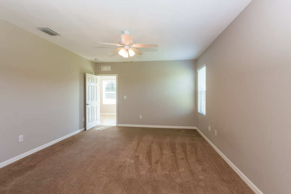 Building Photo - 320 SE 3rd St