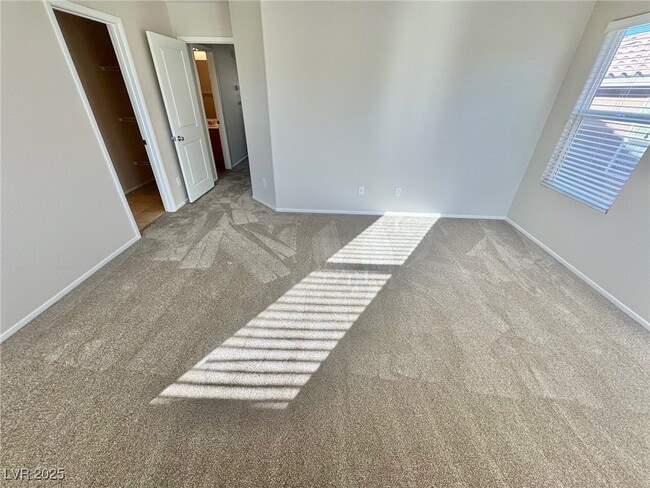 Building Photo - 9413 Sweetwood Ave