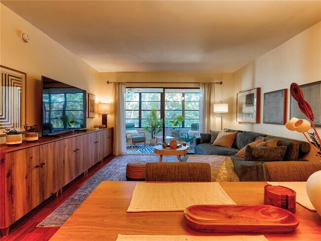 Building Photo - 322 Timber Lake Dr