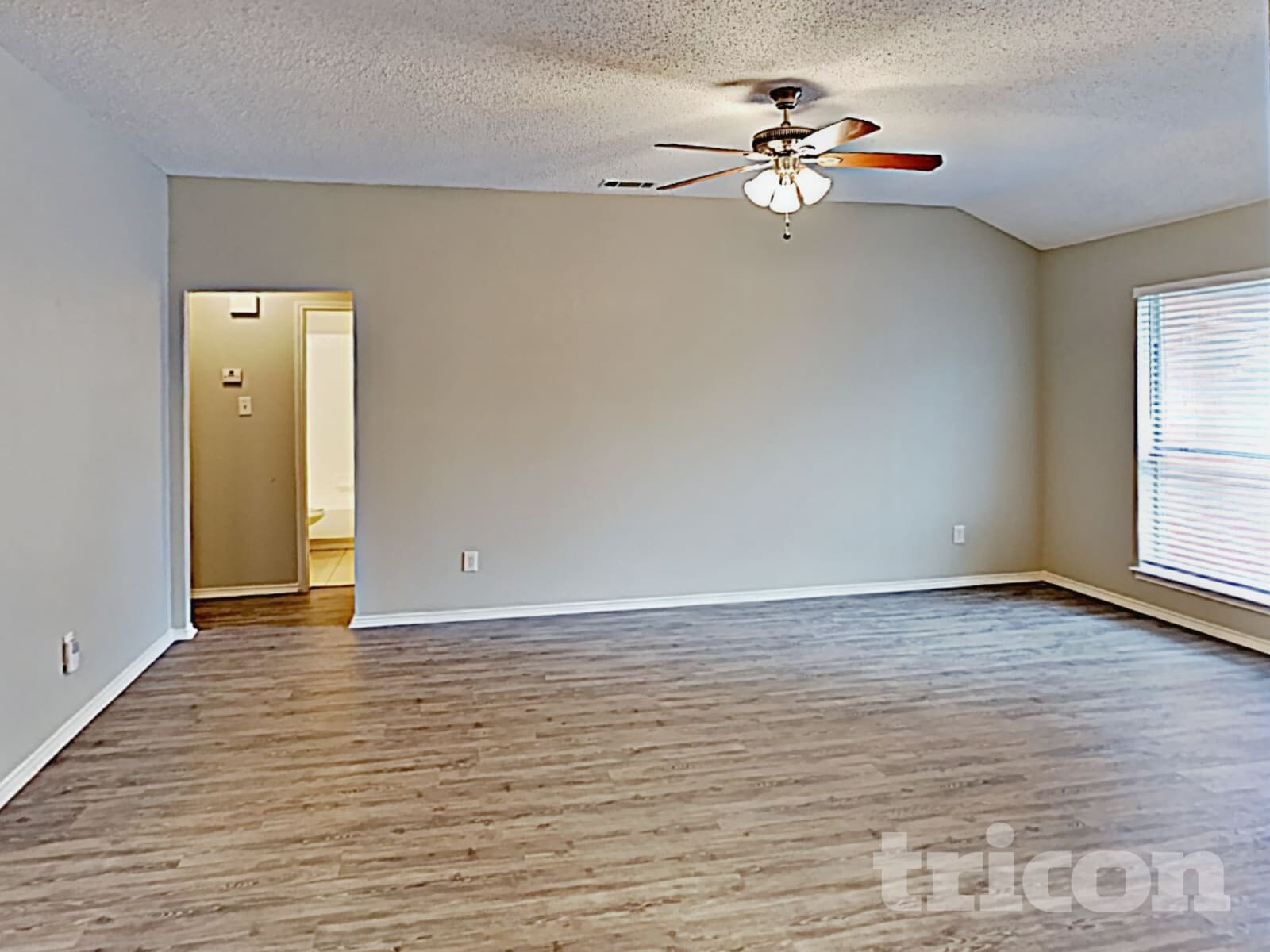 Building Photo - 206 Briarglen Dr