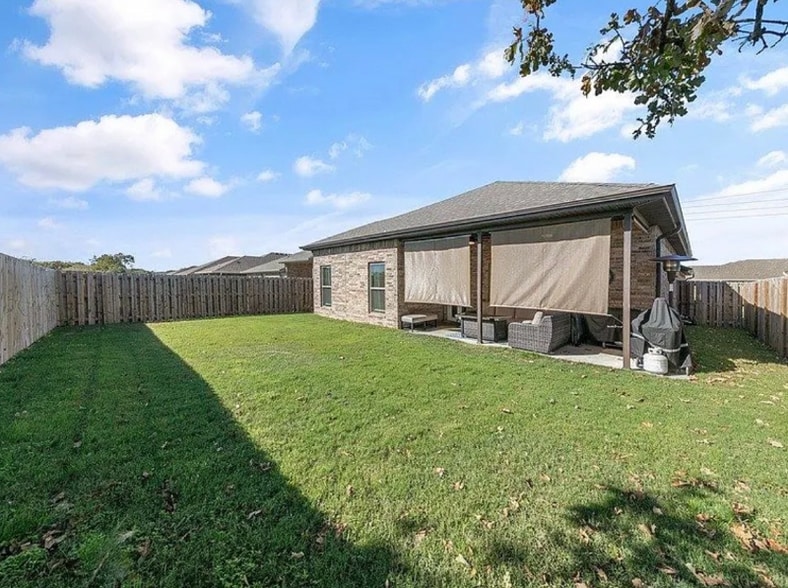 Building Photo - 424 NW 59th Ave