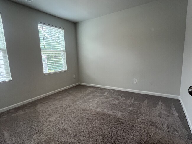 Building Photo - 2527 Laurel Valley Way