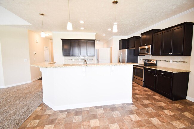 Building Photo - 4 Bedroom 3 Bathroom No Pets