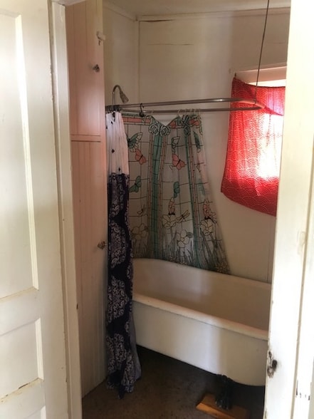 Building Photo - 112 Leblanc St