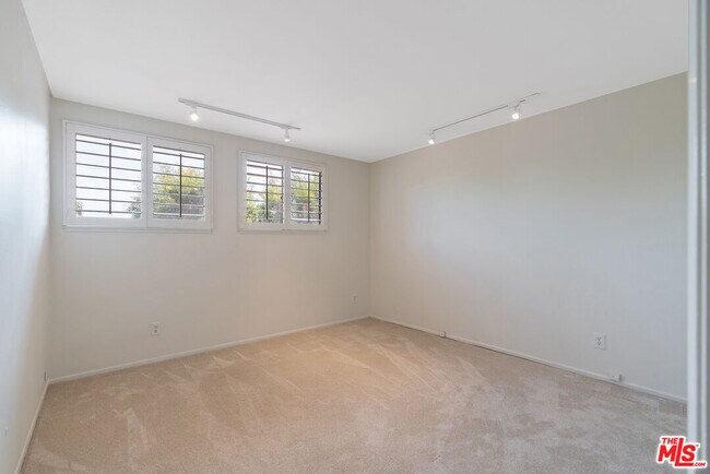 Building Photo - 23454 Park Hermosa