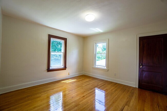 Building Photo - Charming Single Family Home In Residential...