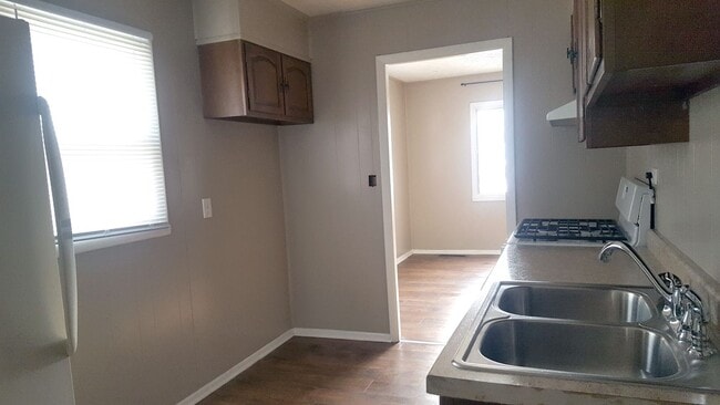 Building Photo - Single-story 3 bed 2 bath home for rent!