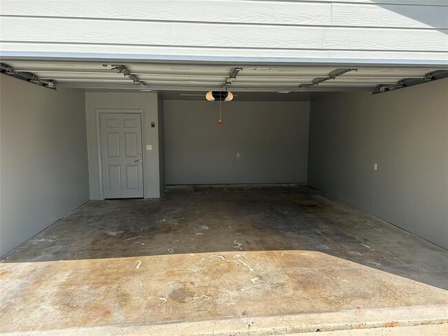 Building Photo - 2743 Maple Tree Rd