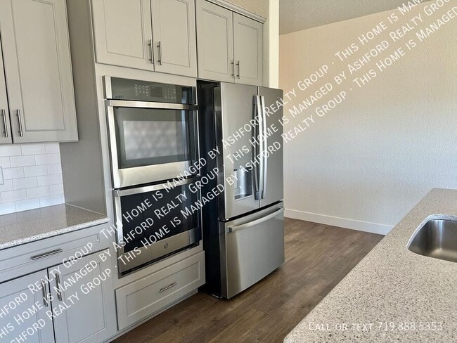 Building Photo - 8313 Noreen Falls Dr