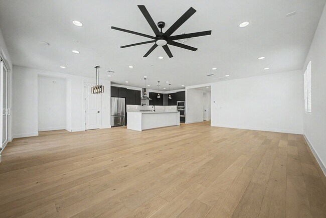 Building Photo - Alovita North 4 bedroom 3 baths