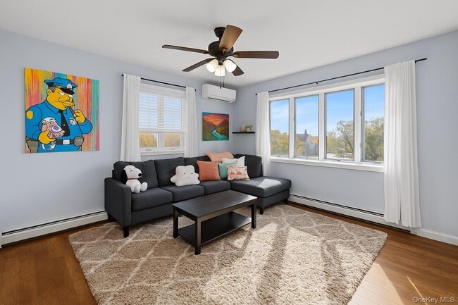 Building Photo - 539 W Park Ave