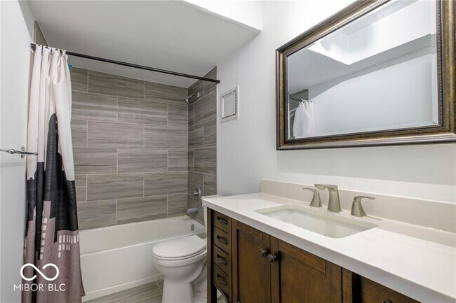 Building Photo - 8527 Canterbury Square E