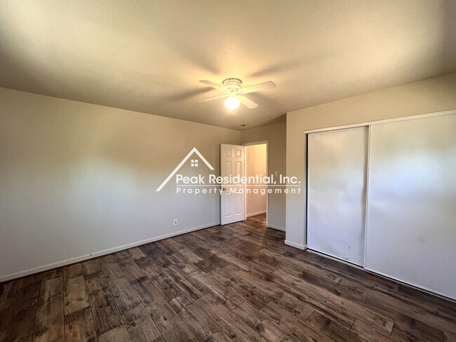 Building Photo - 3201 Leona Cir