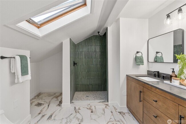 Building Photo - 4Bd/2Ba Seattle House