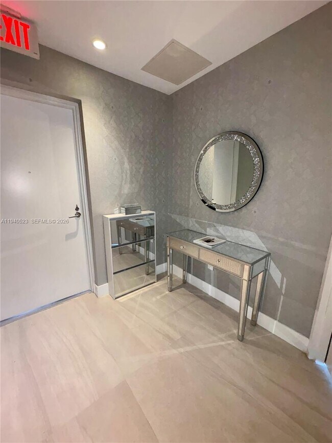 Building Photo - 2900 NE 7th Ave