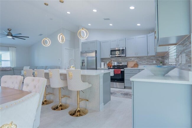 Building Photo - 1301 S Haberland Blvd