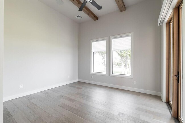 Building Photo - 4716 Moulin Rd