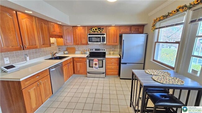 Building Photo - 194 Springhouse Rd