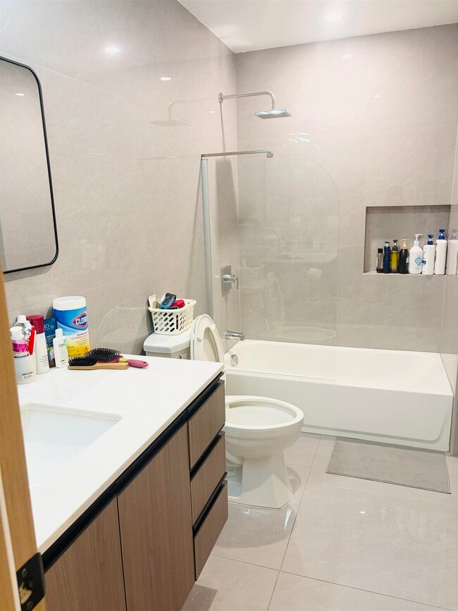 Building Photo - 211 70th St