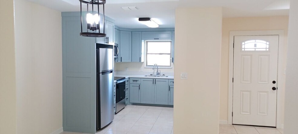 Building Photo - 634 Marrs Ave