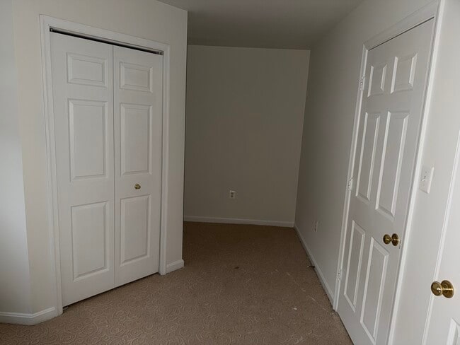 Building Photo - 4676 Deerwatch Dr