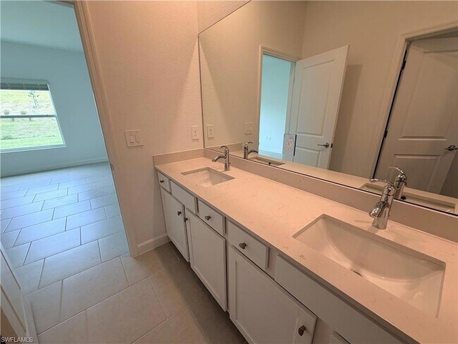 Building Photo - 3917 Passion Vine Dr