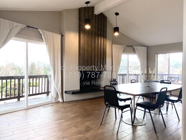 Building Photo - 2168 Wildwood Dr