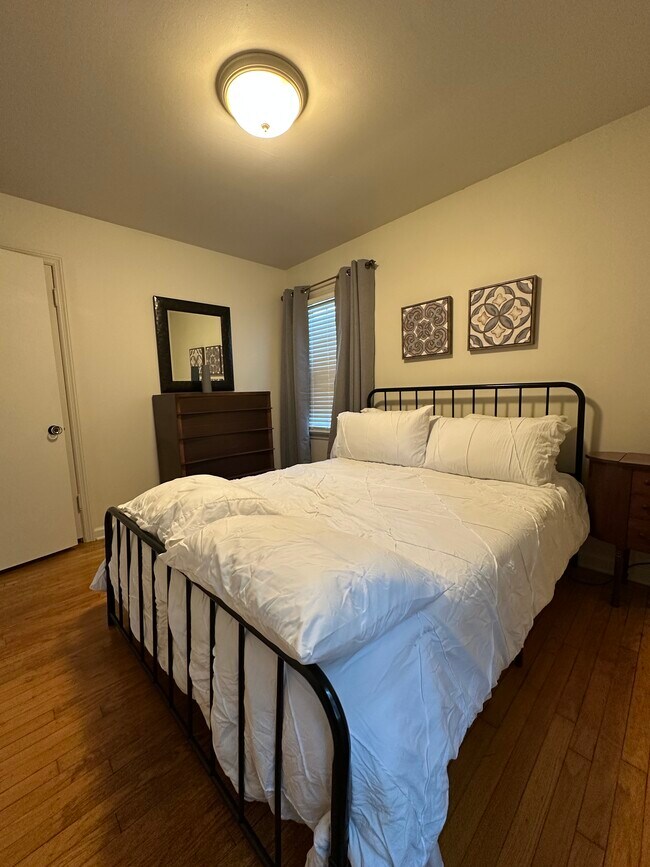 Building Photo - 2414 Fairmont Blvd