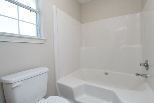 Building Photo - Southwest Pensacola 3BR Home with Open Floor Plan, Fireplace & Fenced Backyard