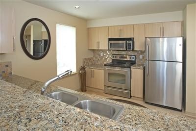 Building Photo - Sapphire Condominiums - 1 bedroom