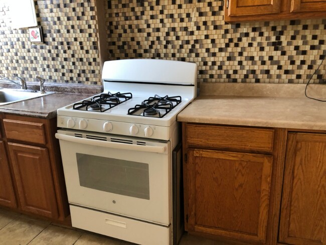Primary Photo - 467 Communipaw Ave