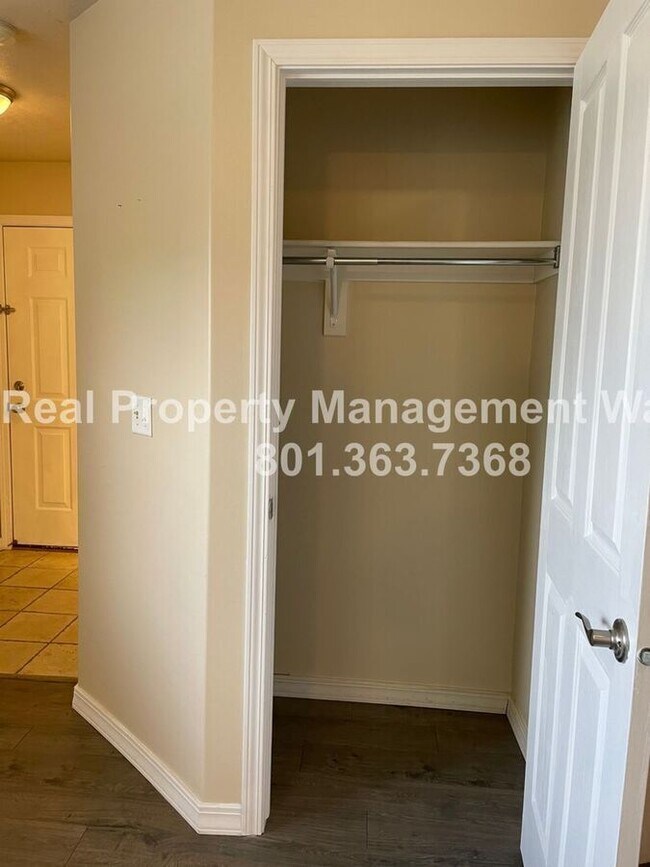 Building Photo - 380 N 500 W