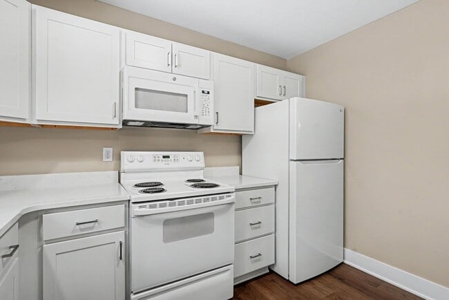 Building Photo - 132 Scotts Dr
