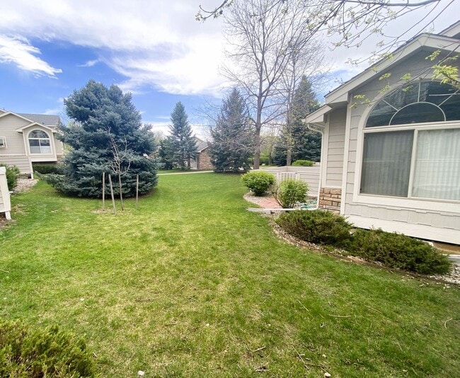 Building Photo - Well located 2+ bedroom townhome