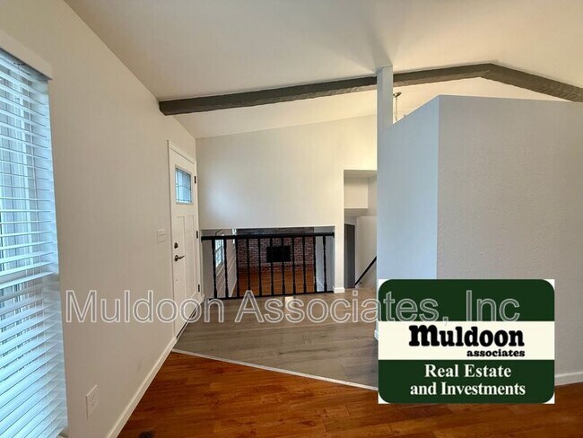 Building Photo - 2930 Cortina Dr