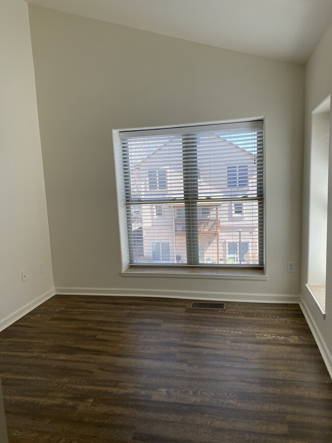 Upstairs bedroom - 1212 Walnut Ave