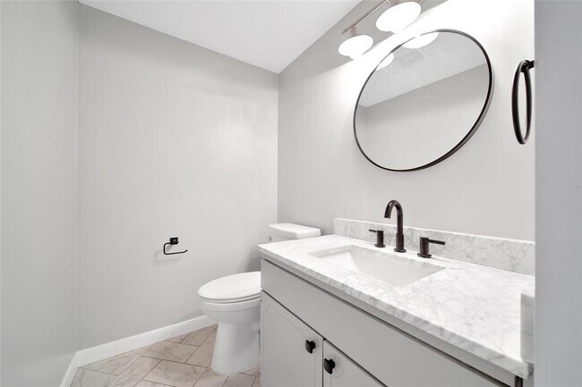 Building Photo - 6409 Burgoyne Dr.