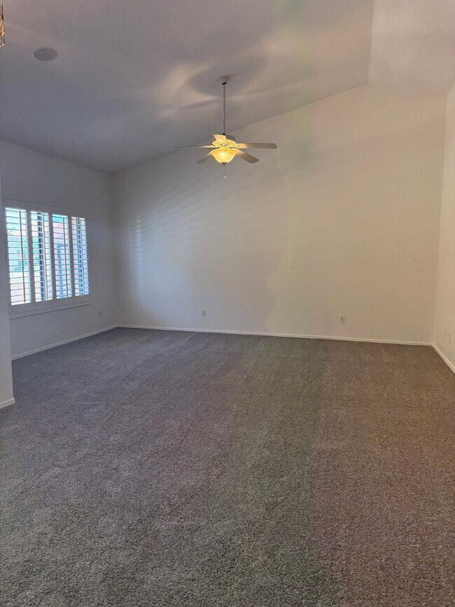 Building Photo - 45 E 9th Pl