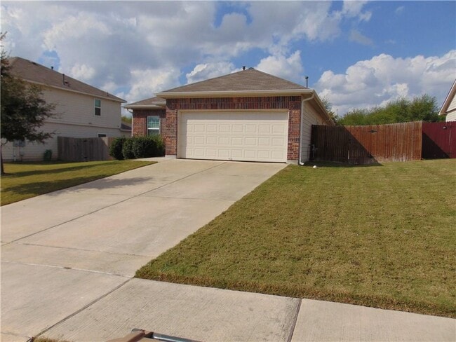 Building Photo - 124 Hollis Ln