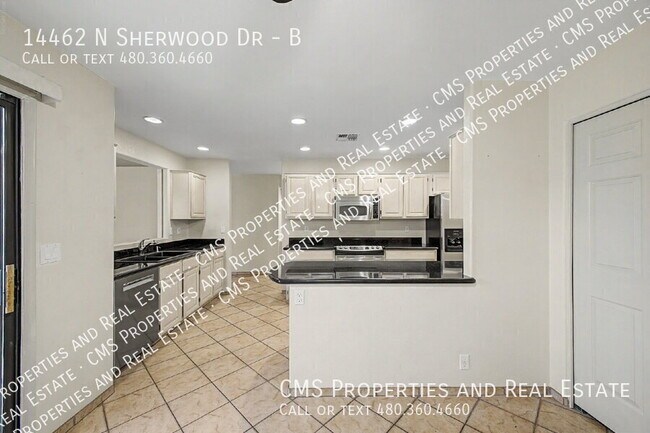 Building Photo - 14462 N Sherwood Dr