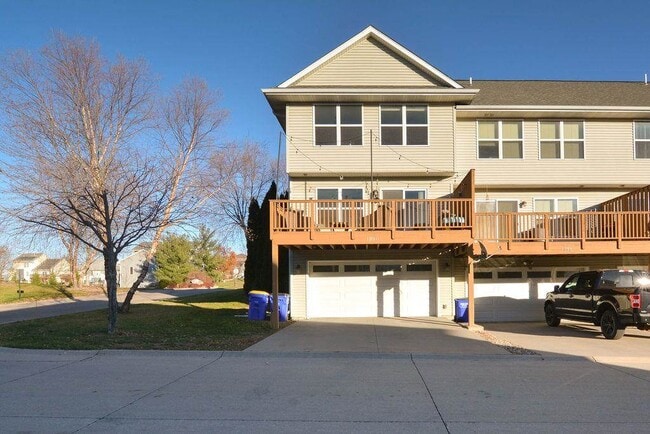 Building Photo - 1300 Nicholas Ln